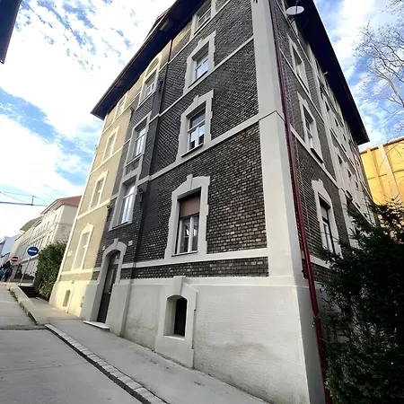 Zehnhaus * Bratislava